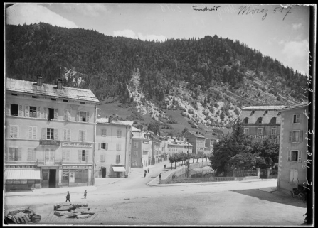 [Le quai Aimé Lamy, depuis la place Henri Lissac], 1er quart 20e siècle. © Région Bourgogne-Franche-Comté, Inventaire du patrimoine