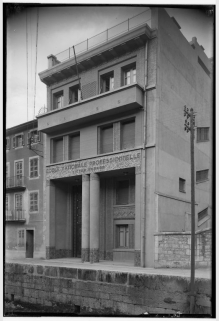 [L'entrée sur le quai Lamy (bâtiment A)], décennie 1940 ? © Région Bourgogne-Franche-Comté, Inventaire du patrimoine