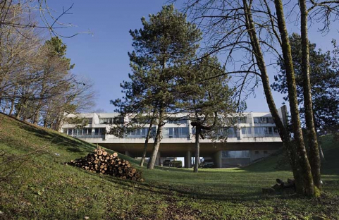 Logements : intégration dans la topographie en vallon. © Région Bourgogne-Franche-Comté, Inventaire du patrimoine
