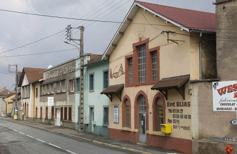 Façades sur l'avenue Jean Jaurès depuis le sud. © Région Bourgogne-Franche-Comté, Inventaire du patrimoine