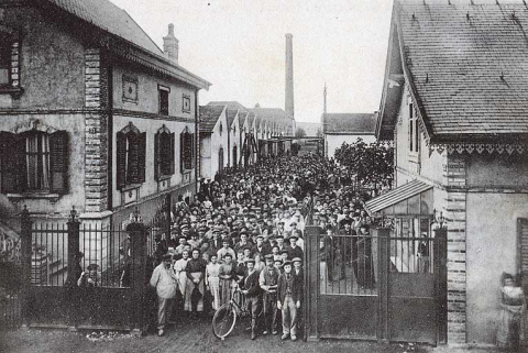 Le personnel de l'usine textile du Pâquis. © Région Bourgogne-Franche-Comté, Inventaire du patrimoine