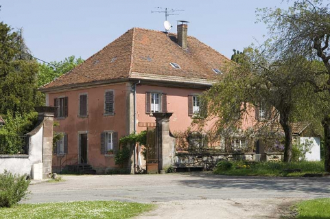Bâtiment des bureaux (direction). © Région Bourgogne-Franche-Comté, Inventaire du patrimoine Bâtiment des bureaux (direction). © Région Bourgogne-Franche-Comté, Inventaire du patrimoine