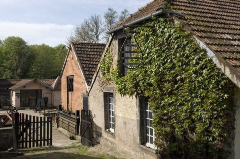 Pignons de l'atelier de fabrication et d'une salle des machines de la centrale hydroélectrique. © Région Bourgogne-Franche-Comté, Inventaire du patrimoine