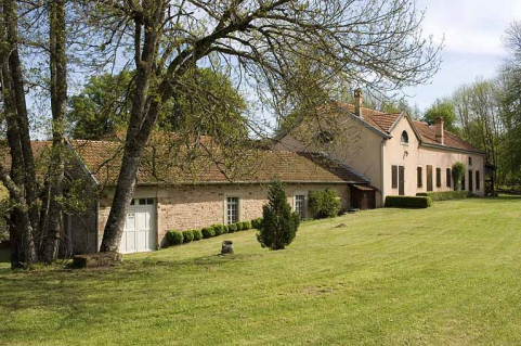 Vue d'ensemble depuis le sud-ouest. © Région Bourgogne-Franche-Comté, Inventaire du patrimoine