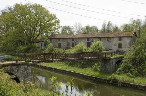 Vue d'ensemble du logement ouvrier collectif (est). © Région Bourgogne-Franche-Comté, Inventaire du patrimoine
