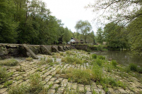 Vue d'ensemble depuis l'est. © Région Bourgogne-Franche-Comté, Inventaire du patrimoine