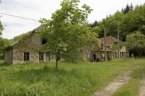 Façades antérieures depuis l'ouest. © Région Bourgogne-Franche-Comté, Inventaire du patrimoine