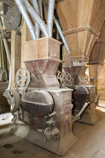 Broyeurs doubles Lacroix (1er étage). © Région Bourgogne-Franche-Comté, Inventaire du patrimoine