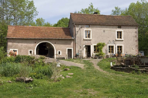 Façade antérieure des parties agricoles et du logement. © Région Bourgogne-Franche-Comté, Inventaire du patrimoine