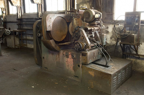 Rectifieuse de lames de scie, dite machine à planer Engeländer et Beyer (Remscheid). © Région Bourgogne-Franche-Comté, Inventaire du patrimoine