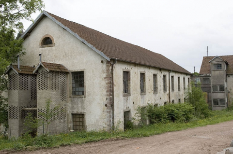 Atelier de tissage (est) vu de trois quarts. © Région Bourgogne-Franche-Comté, Inventaire du patrimoine