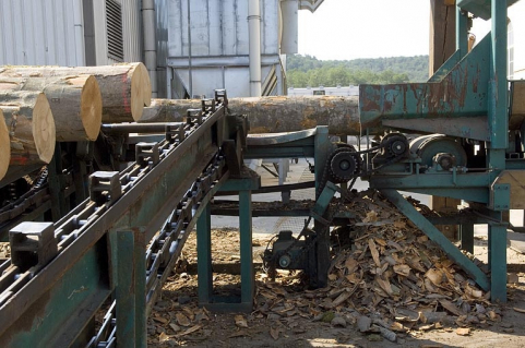 Train d'écorçage des grumes. © Région Bourgogne-Franche-Comté, Inventaire du patrimoine