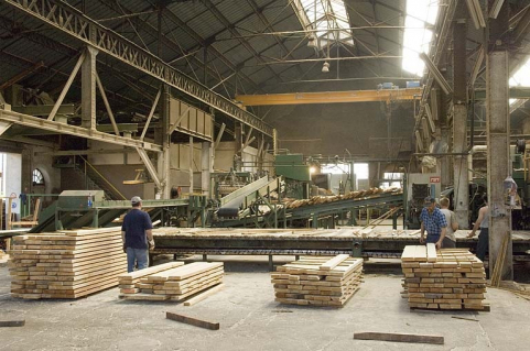 Atelier de sciage (ancien atelier de fonderie). Vue intérieure. © Région Bourgogne-Franche-Comté, Inventaire du patrimoine
