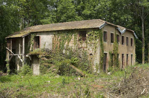Vue d'ensemble depuis le sud-est. © Région Bourgogne-Franche-Comté, Inventaire du patrimoine