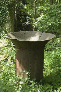 Couronnement métallique d'une cheminée en tôle. © Région Bourgogne-Franche-Comté, Inventaire du patrimoine