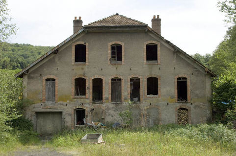Bâtiment industriel du puits du Magny (commune de Magny-d'Anigon). © Région Bourgogne-Franche-Comté, Inventaire du patrimoine Bâtiment industriel du puits du Magny (commune de Magny-d'Anigon). © Région Bourgogne-Franche-Comté, Inventaire du patrimoine