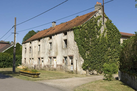 Salle des machines (alternateur de la turbine). Vue de trois quarts. © Région Bourgogne-Franche-Comté, Inventaire du patrimoine