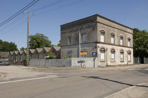 Vue d'ensemble depuis le sud-ouest. © Région Bourgogne-Franche-Comté, Inventaire du patrimoine