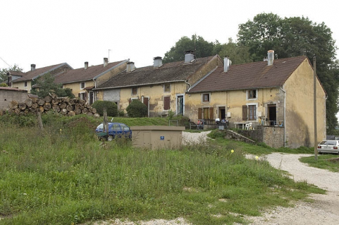 Logements d'ouvriers. © Région Bourgogne-Franche-Comté, Inventaire du patrimoine Logements d'ouvriers. © Région Bourgogne-Franche-Comté, Inventaire du patrimoine