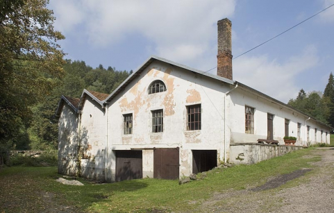 Atelier de fabrication depuis le sud. © Région Bourgogne-Franche-Comté, Inventaire du patrimoine Atelier de fabrication depuis le sud. © Région Bourgogne-Franche-Comté, Inventaire du patrimoine