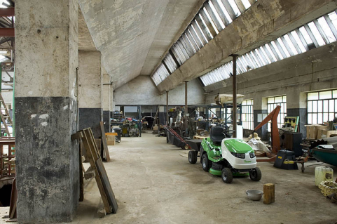 Etage de l'atelier de fabrication. Vue depuis le nord-est. © Région Bourgogne-Franche-Comté, Inventaire du patrimoine Etage de l'atelier de fabrication. Vue depuis le nord-est. © Région Bourgogne-Franche-Comté, Inventaire du patrimoine