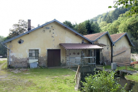 Pignon nord de l'atelier de fabrication. © Région Bourgogne-Franche-Comté, Inventaire du patrimoine Pignon nord de l'atelier de fabrication. © Région Bourgogne-Franche-Comté, Inventaire du patrimoine