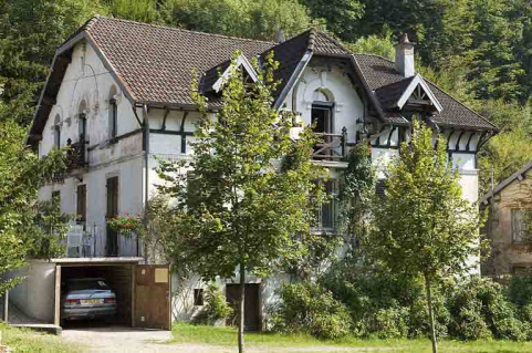 Logement du directeur. Façade postérieure. © Région Bourgogne-Franche-Comté, Inventaire du patrimoine Logement du directeur. Façade postérieure. © Région Bourgogne-Franche-Comté, Inventaire du patrimoine