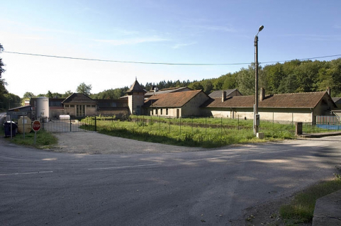 Vue d'ensemble depuis le nord. © Région Bourgogne-Franche-Comté, Inventaire du patrimoine Vue d'ensemble depuis le nord. © Région Bourgogne-Franche-Comté, Inventaire du patrimoine