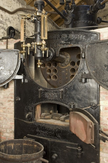 Chaudière Scheidecker et Kohl (Lure). Détail de la façade. © Région Bourgogne-Franche-Comté, Inventaire du patrimoine