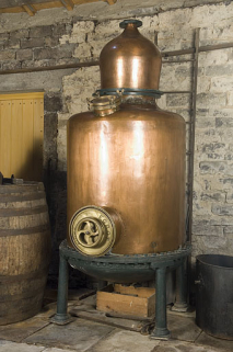 Alambic Egrot, provenant de la distillerie Laurent (Luxeuil-les-Bains). © Région Bourgogne-Franche-Comté, Inventaire du patrimoine