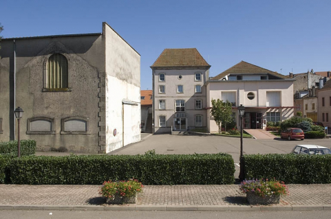 Chai et bureaux (?). © Région Bourgogne-Franche-Comté, Inventaire du patrimoine Chai et bureaux (?). © Région Bourgogne-Franche-Comté, Inventaire du patrimoine