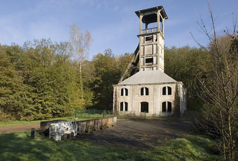 Le chevalement. Vue d'ensemble depuis le sud-ouest. © Région Bourgogne-Franche-Comté, Inventaire du patrimoine