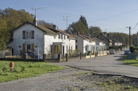 Vue d'ensemble depuis l'ouest. © Région Bourgogne-Franche-Comté, Inventaire du patrimoine Vue d'ensemble depuis l'ouest. © Région Bourgogne-Franche-Comté, Inventaire du patrimoine
