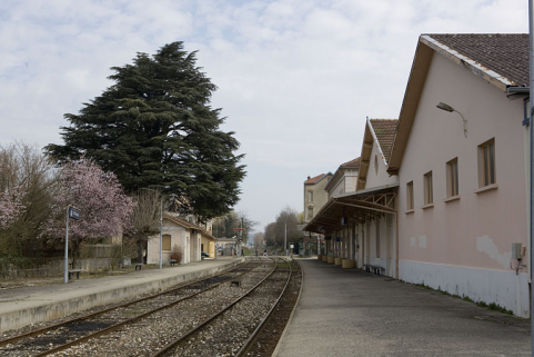 Entrepôts : extrémité côté voies et bâtiment des voyageurs. © Région Bourgogne-Franche-Comté, Inventaire du patrimoine
