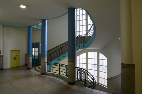 Corps d'entrée, grand escalier : palier du 2e étage. © Région Bourgogne-Franche-Comté, Inventaire du patrimoine Corps d'entrée, grand escalier : palier du 2e étage. © Région Bourgogne-Franche-Comté, Inventaire du patrimoine