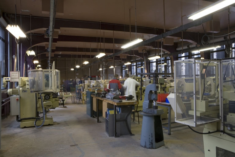 Traverse, atelier microtechnique 120 (1er étage) en 2007 avant rénovation : vue d'ensemble. © Région Bourgogne-Franche-Comté, Inventaire du patrimoine Traverse, atelier microtechnique 120 (1er étage) en 2007 avant rénovation : vue d'ensemble. © Région Bourgogne-Franche-Comté, Inventaire du patrimoine