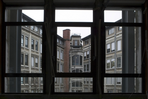 Traverse, atelier microtechnique (1er étage) : baie, avec vue sur la partie supérieure du corps d'entrée. Atelier microtechnique en 2007, avant rénovation. © Région Bourgogne-Franche-Comté, Inventaire du patrimoine Traverse, atelier microtechnique (1er étage) : baie, avec vue sur la partie supérieure du corps d'entrée. Atelier microtechnique en 2007, avant rénovation. © Région Bourgogne-Franche-Comté, Inventaire du patrimoine