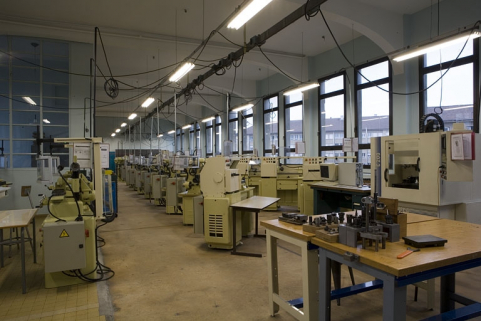 Aile nord, atelier microtechnique 390 (3e étage) : machines. © Région Bourgogne-Franche-Comté, Inventaire du patrimoine Aile nord, atelier microtechnique 390 (3e étage) : machines. © Région Bourgogne-Franche-Comté, Inventaire du patrimoine
