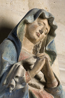 Statue de la Vierge : buste de trois quart gauche. © Région Bourgogne-Franche-Comté, Inventaire du patrimoine