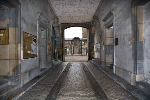 Détail du passage cocher depuis le portai d'entrée. © Région Bourgogne-Franche-Comté, Inventaire du patrimoine