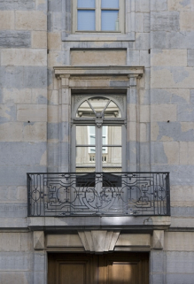 Détail du balcon en ferronnerie sur la façade principale. © Région Bourgogne-Franche-Comté, Inventaire du patrimoine