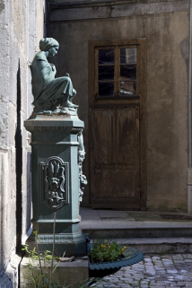 Vue de la borne fontaine de profil gauche. © Région Bourgogne-Franche-Comté, Inventaire du patrimoine