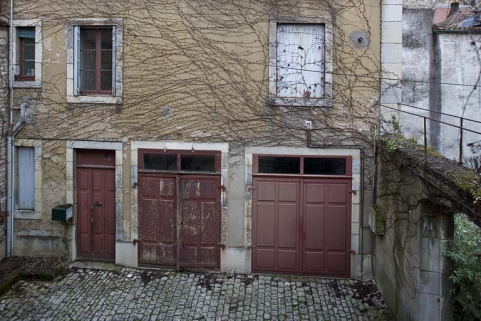Détail du rez-de-chaussée des communs, à droite de la deuxième cour. © Région Bourgogne-Franche-Comté, Inventaire du patrimoine