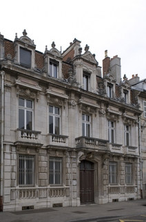 Vue d'ensemble de la façade sur rue, 9 bis rue Charles Nodier, de trois quarts gauche. © Région Bourgogne-Franche-Comté, Inventaire du patrimoine