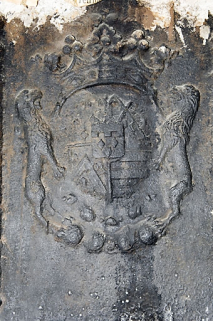 Détail des armoiries sur une plaque de cheminée du premier étage. © Région Bourgogne-Franche-Comté, Inventaire du Patrimoine
