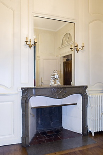 Détail d'une cheminée du premier étage. © Région Bourgogne-Franche-Comté, Inventaire du Patrimoine