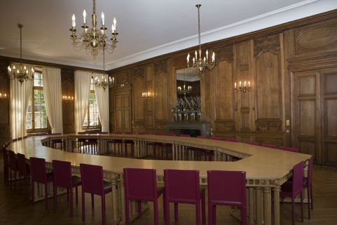 Intérieur : vue d'ensemble de la grande salle depuis le fond, de trois quarts gauche. © Région Bourgogne-Franche-Comté, Inventaire du Patrimoine