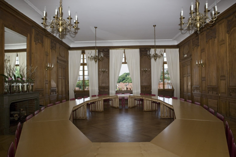 Intérieur : vue d'ensemble de la grande salle depuis l'entrée sur cour, de face. © Région Bourgogne-Franche-Comté, Inventaire du Patrimoine