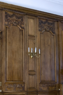 Intérieur : lambris de la grande salle, détail de deux panneaux. © Région Bourgogne-Franche-Comté, Inventaire du Patrimoine