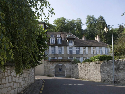 Vue d'ensemble depuis la rue. © Région Bourgogne-Franche-Comté, Inventaire du Patrimoine